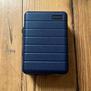 Away x United Airlines small zipped vanity case (no contents)